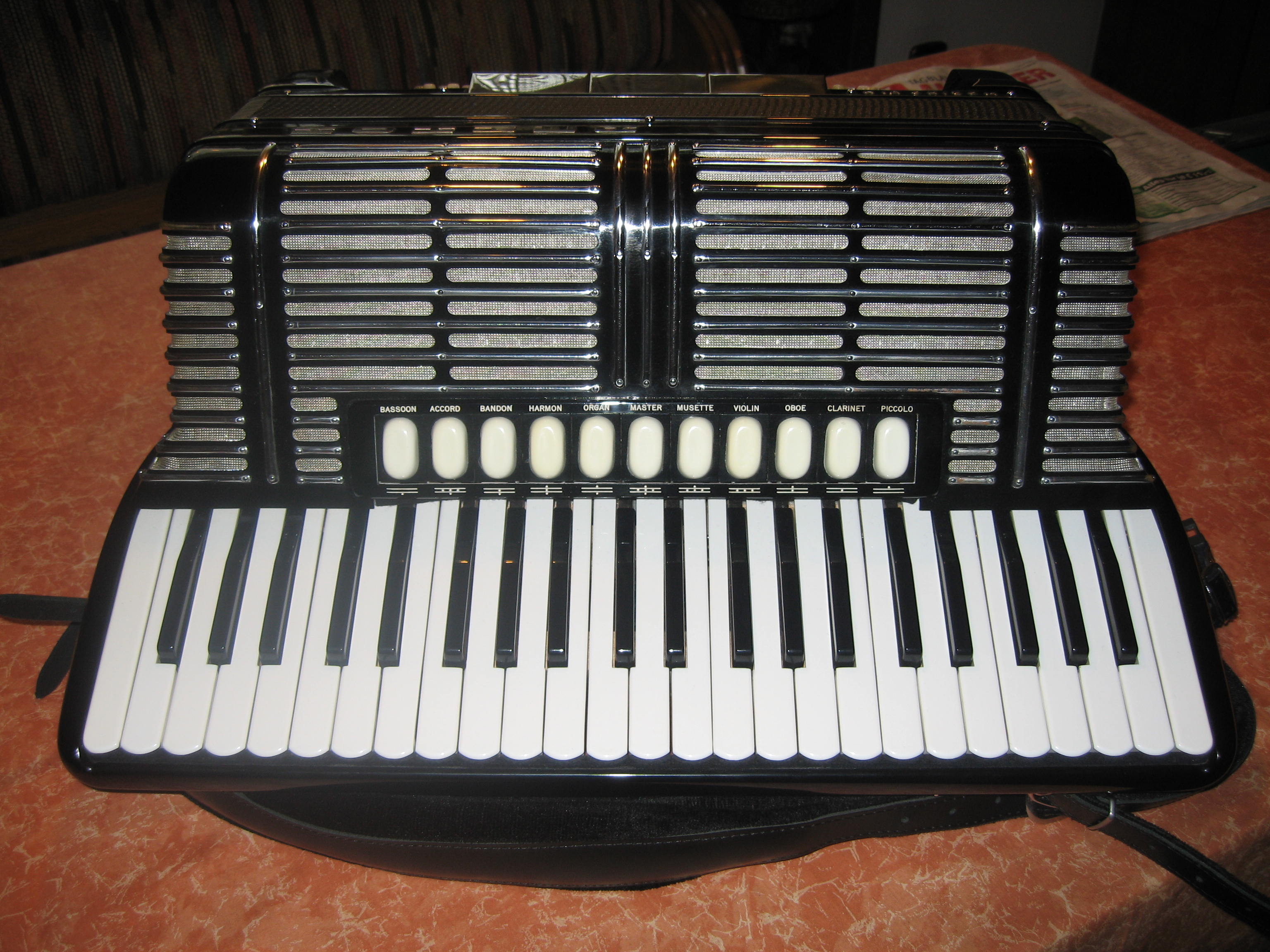 Akkordeon Hohner Morino VI N