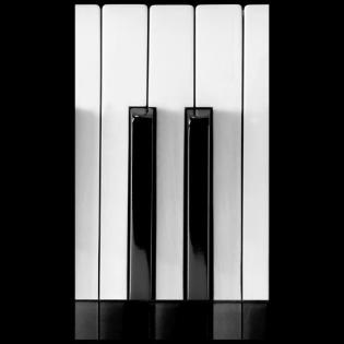 Spanische Pianist mit breit Erfahrung im Unterrichten und live Musik bietet Gita