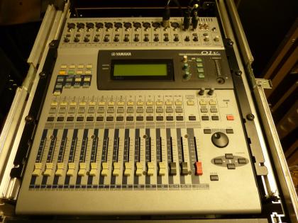 Yamaha O1V Digital Mischpult mit MY8 AT ADAT