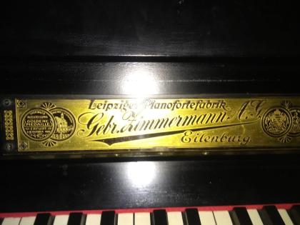 Wunderschönes kaum gebrauchtes, originales Zimmermann Klavier Firma: Zimmermann