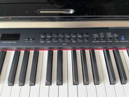 Yamaha Clavinova CLP-370 schwarz poliert mit Pianobank CH-45 schwarz poliert und Sennheiser Kopfhörer SEN-EH 150