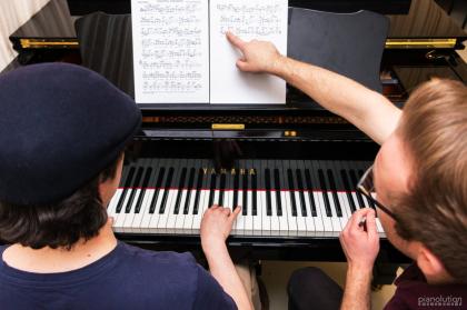 Klavier innovativ lernen: anhören, improvisieren, komponieren