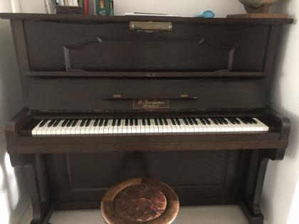Klavier, in Würde gealtert