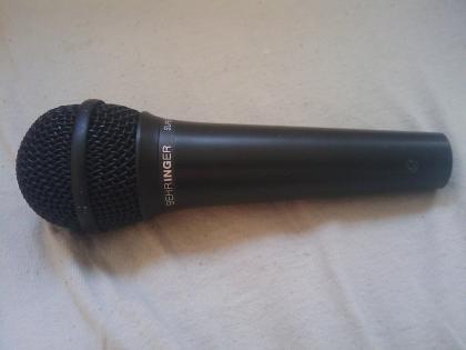 Behringer XM2020