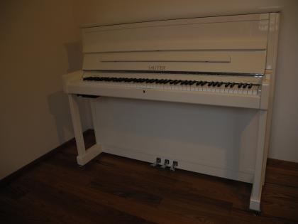 Klavier Sauter, weiss poliert