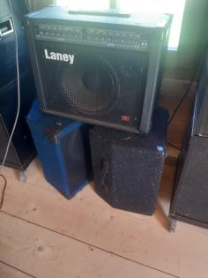 Soundanlage für Konzerte komplett mit Lautsprecher, Verstärkern, Mischpult usw.