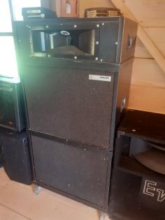 Soundanlage für Konzerte komplett mit Lautsprecher, Verstärkern, Mischpult usw.