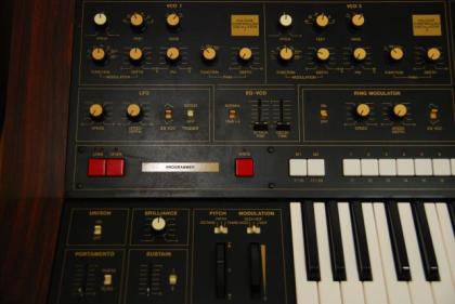 YAMAHA CS-40M - Synthesizer