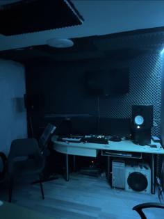 Tonstudio mit komplettem Zubehör (Apollo, Mac..)