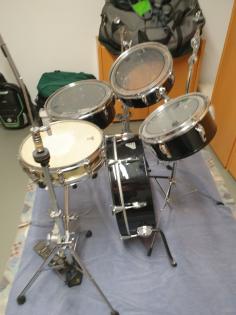 Remo Legero Drumkit mit Hardware und Taschen