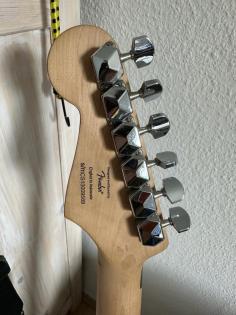 E-Gitarren-Set: Gitarre, Topteil und Box