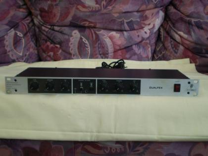 Behringer DUALFEX Modell EX 802 Made in Germany