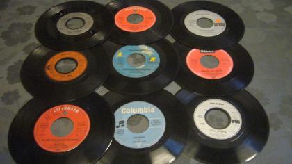 117 Vinyl Singles 45UPM