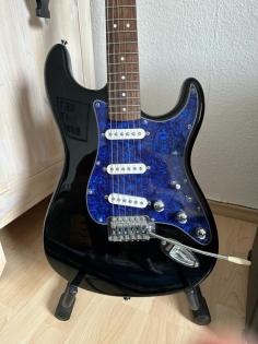 E-Gitarren-Set: Gitarre, Topteil und Box