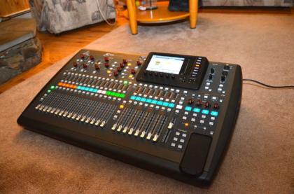 Behringer X32