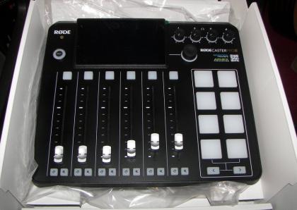 NEU*OVP* RØDECaster Pro II  Audio Production Studio mit voller Herstellergarantie und Beleg