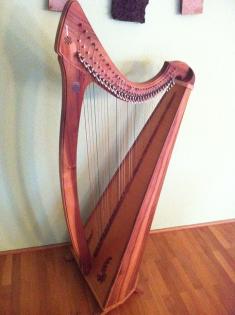 Verkaufe irische Harfe