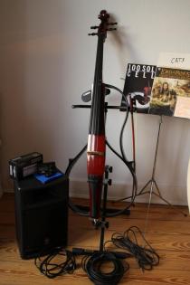 Yamaha Silent Cello SVC 110 inkl. Yamaha Verstärker, Effekt Gerät, Bogen, etc