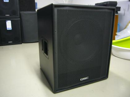 Aktivsubwooer QSC HPR181i, 134dB, 700W, neuwertiger Zustand