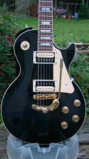 Gibson Les Paul Classic2020 black, mod. Les Trem, Rollensattel