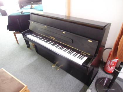 Hyundai Klavier von Klavierbaumeisterin aus Aachen