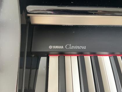 Yamaha Clavinova CLP-370 schwarz poliert mit Pianobank CH-45 schwarz poliert und Sennheiser Kopfhörer SEN-EH 150