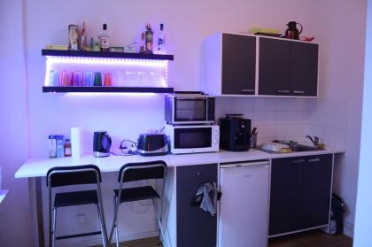 Tonstudio zur Mitbenutzung in Berlin-Schöneberg (Regie & Aufnahmeraum, inkl. Küche & Bad)