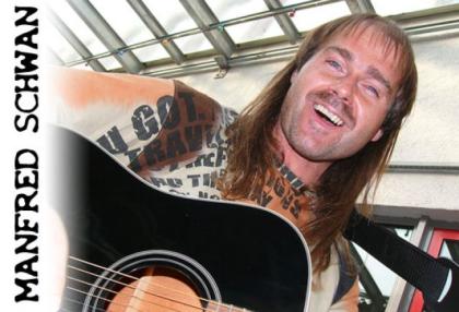Gitarrist mit Gesang sucht Tanzband