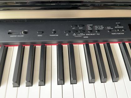 Yamaha Clavinova CLP-370 schwarz poliert mit Pianobank CH-45 schwarz poliert und Sennheiser Kopfhörer SEN-EH 150