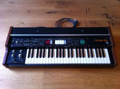 Roland VP330 Vocoder Plus Mk1 / Legendary String Machine + Vocoder VP 330
