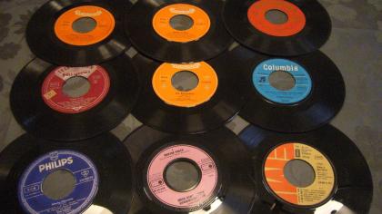 117 Vinyl Singles 45UPM