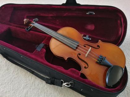 4/4 Geige und Koffer - top Zustand spielbereit