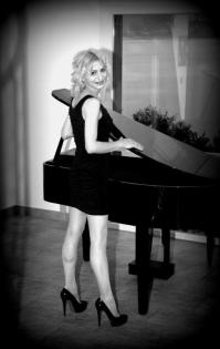 1-Woman Orchester Maria / Alleinunterhalterin swissmara /Animation musicale