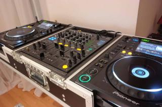 Pioneer DJM-800 Mixer 2x CDJ-2000 Spieler im Flug Fall