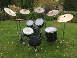 Tama Superstar SL42 Custom, Paiste Rude Crashes, Pearl Double Bass Pedals + mehr