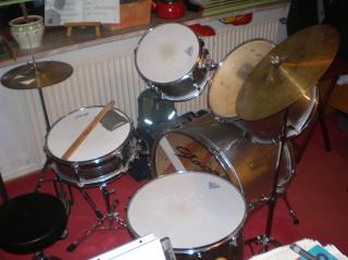 Drummer sucht Band !!!