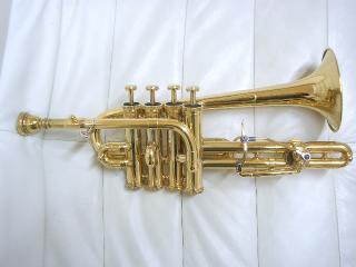 Thein Piccolo Trompete , vergoldet mit 5 Ventilen