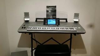 Yamaha Tyros 3 XL + Boxen TRS MS02 + 1000 Tyros Midifile