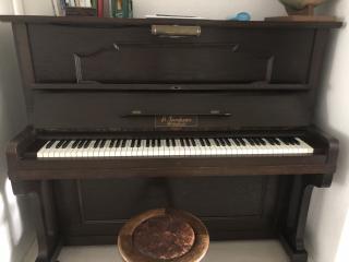 Klavier, in Würde gealtert