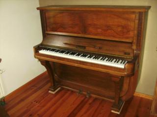 Rachals Klavier Holz (braun) ca. 1920 zu verkaufen