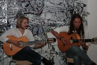 Profesioneles Gitarrenduo aus Köln bittet Musik für jeden Anlass.