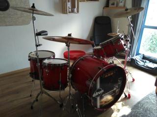 DDrum Dominium ASH in Maple red VB 550 Euro