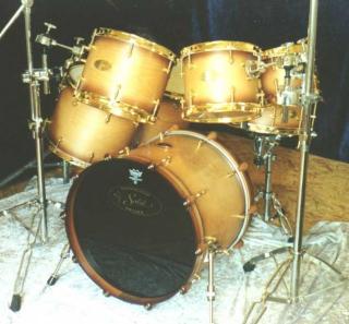 Schlagzeug Rarität! High End handgefertigtes Solid Drumset!