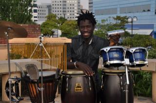 Professioneller Percussionist sucht Bands