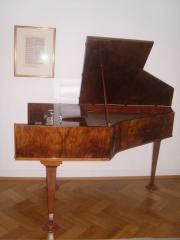 NEUPERT-Cembalo. Ein seltenes Instrument