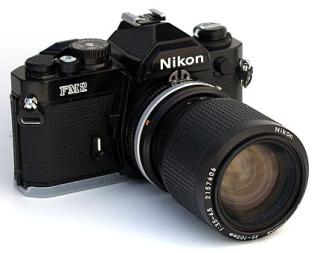 Verkaufe gut erhaltene nikon FM2 spiegelreflex analog kamera mit viel zubehör