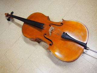 Cello von Geigenbaumeister Wenzel Fuchs